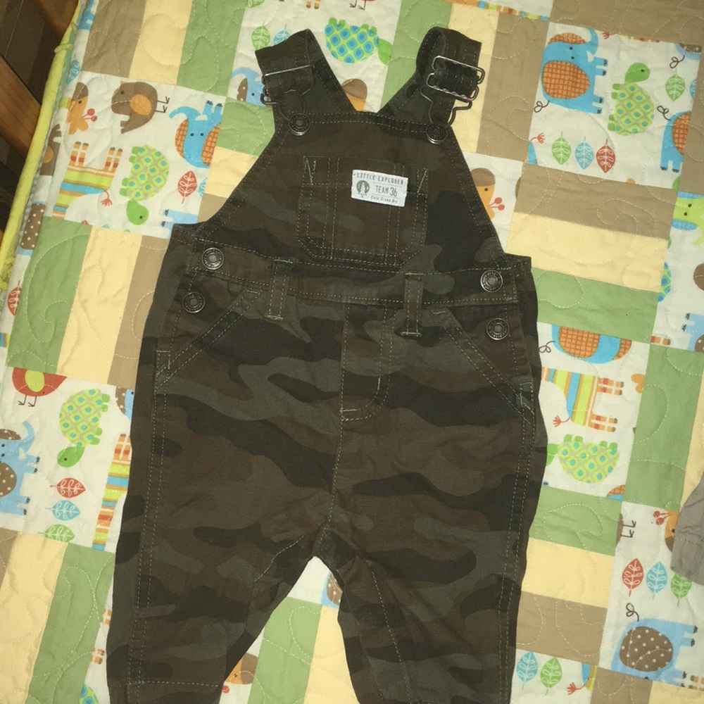 Baby clothes